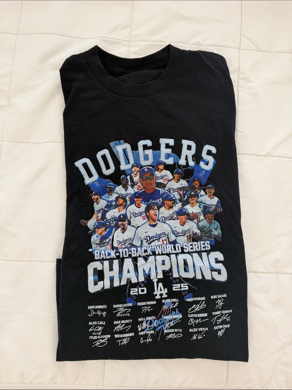 Los Angeles Dodgers Black "Back-to-Back World Series Champions" Tee